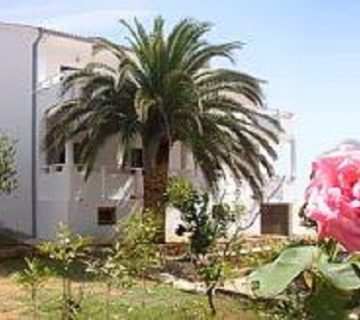 Ingrid apartmani 360x320